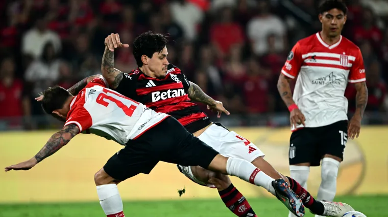 Imagem do jogo entre Estudiantes e Flamengo